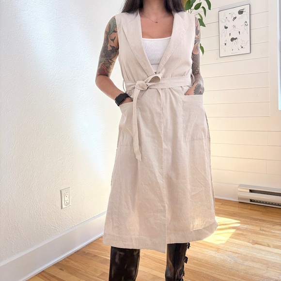 Theory skea crunch linen vest & short set - Picture 3 of 12